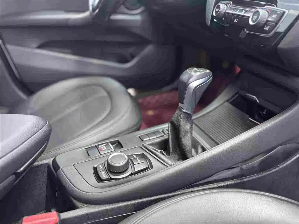 BMW X1 2017 — фото 13