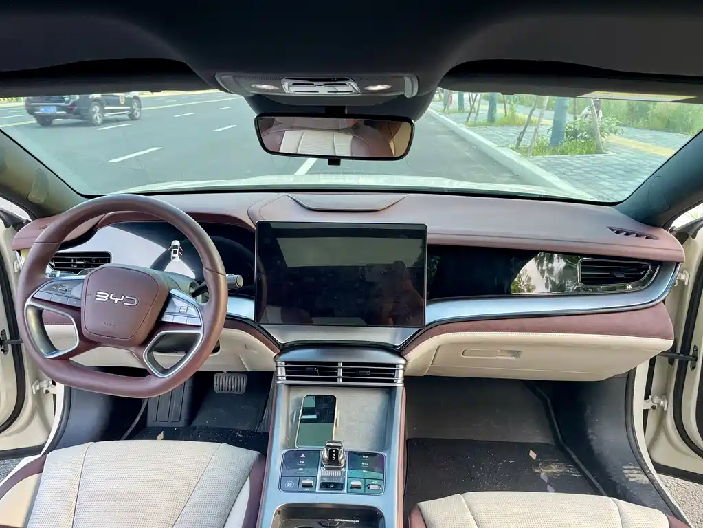 BYD Seal 07 DM-i 2025 — фото 3