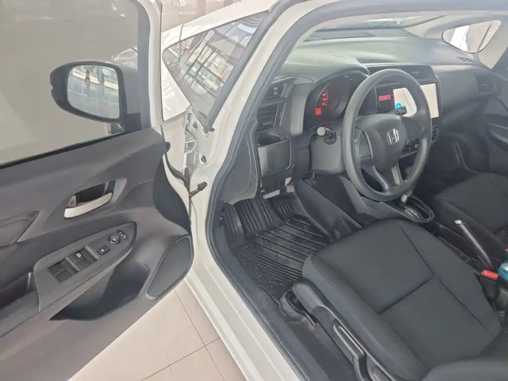 Honda Fit 2016 — фото 16