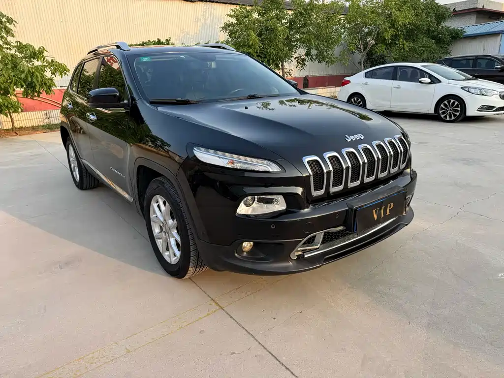 Jeep Cherokee 2016 — фото 3