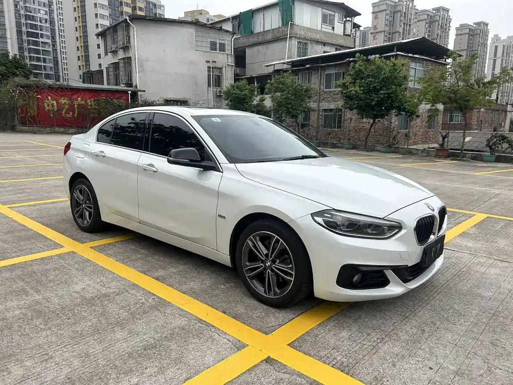 BMW 1 Series 2018 — фото 3