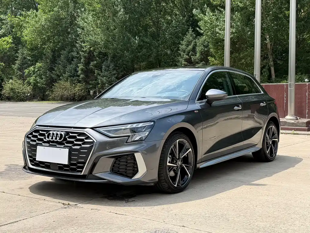 Audi A3 2023 — фото 1