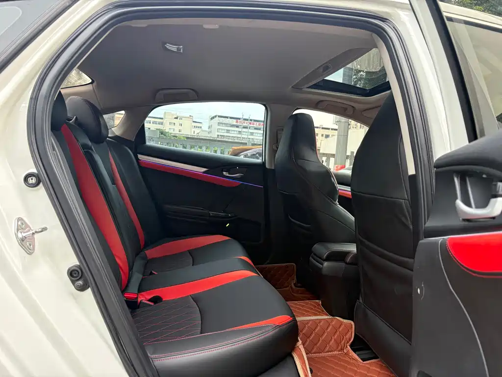 Honda Civic 2019 — фото 12