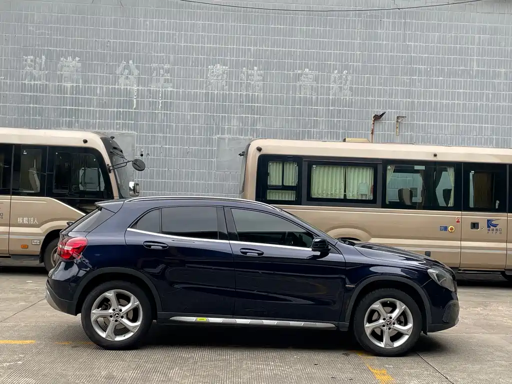 Mercedes-Benz GLA 2018 — фото 11