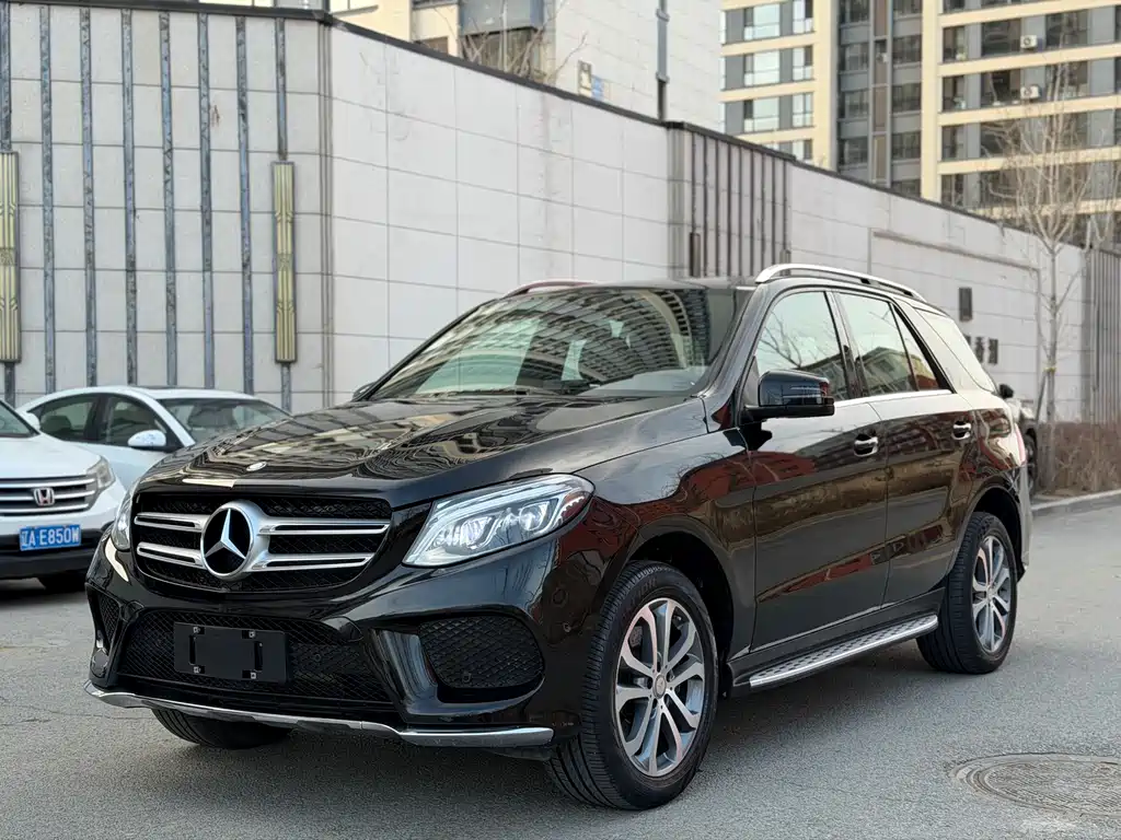 Mercedes-Benz GLE 2016 — фото 1