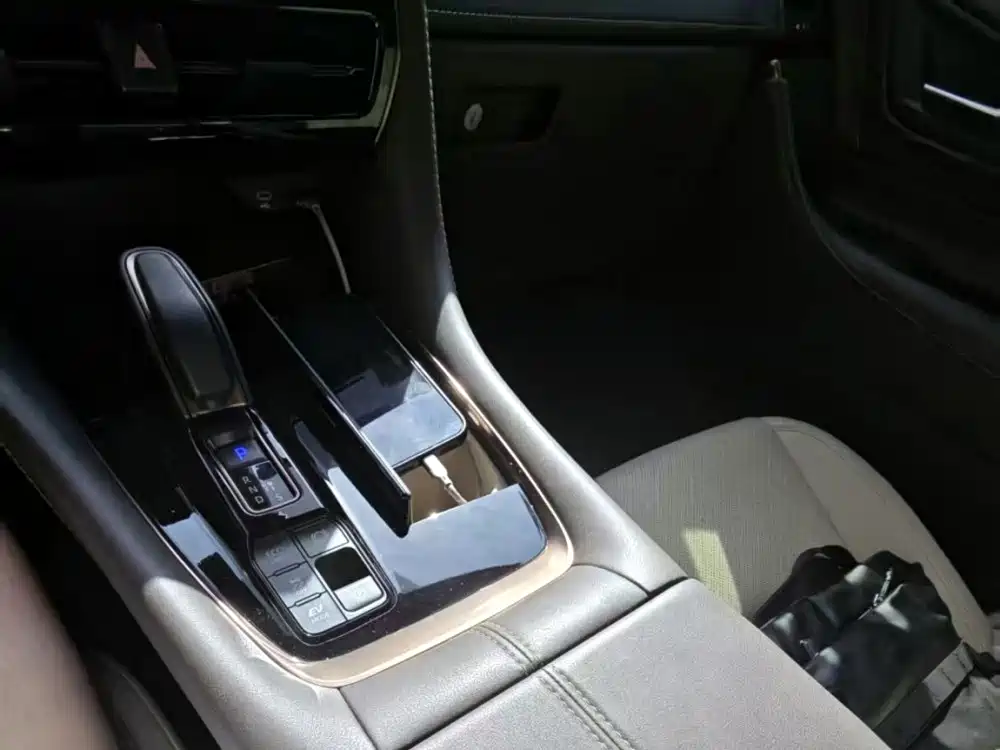 Toyota Alphard 2024 — фото 7