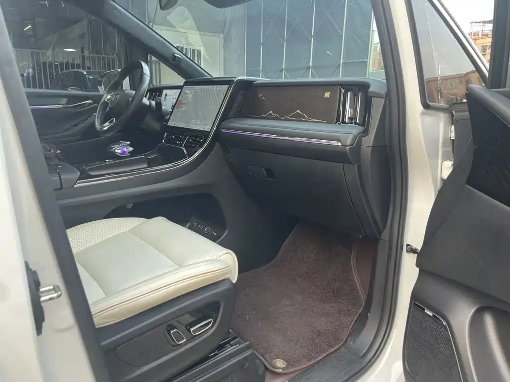GAC Motor Trumpchi M8 2023 — фото 25