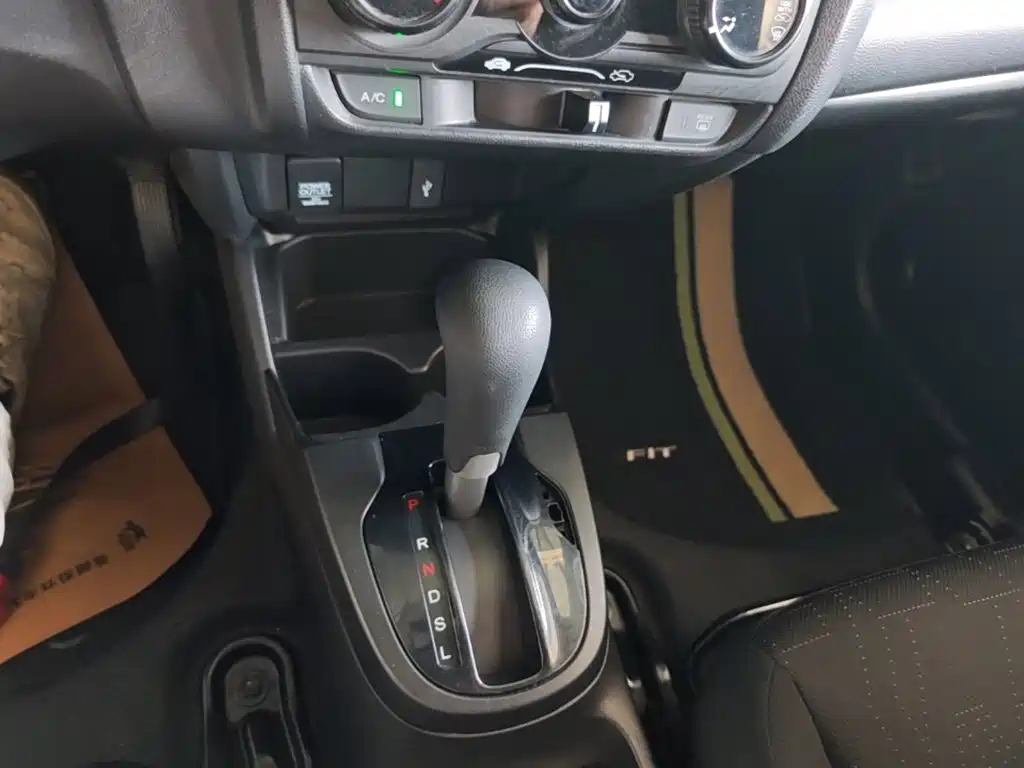 Honda Fit 2018 — фото 14