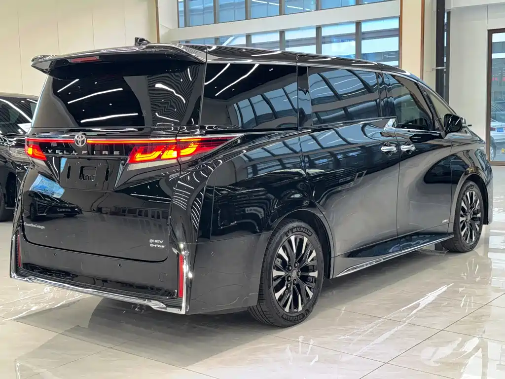 Toyota Vellfire 2023 — фото 15