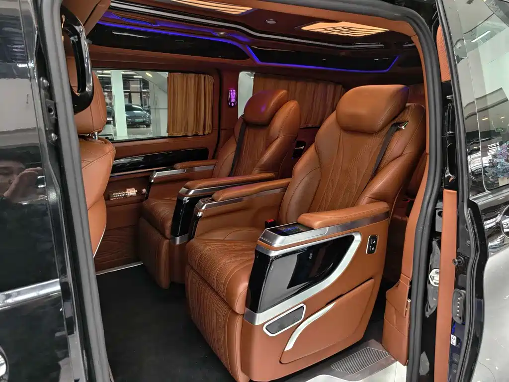 Mercedes-Benz Vito 2023 — фото 10