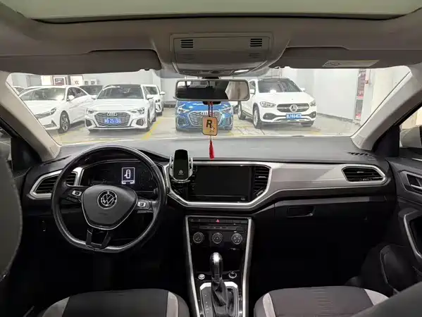 Volkswagen T-Roc 2023