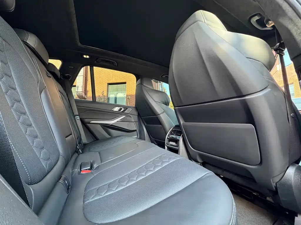 BMW X5 M 2025 — фото 14