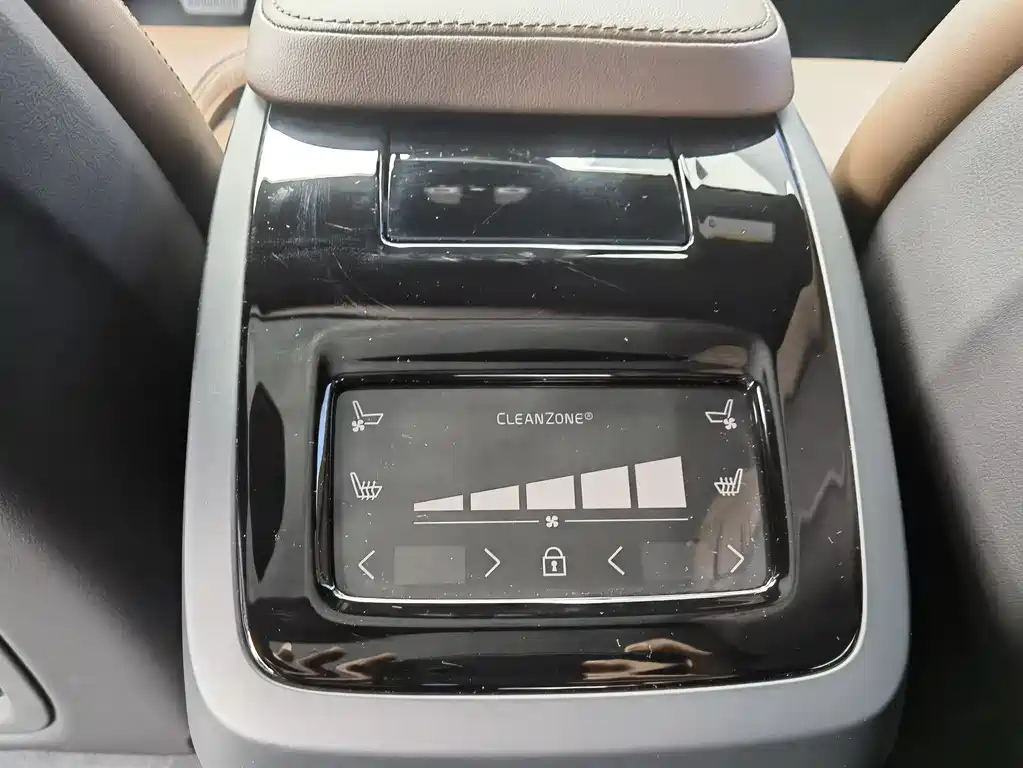 Volvo S90 PHEV 2024 — фото 11