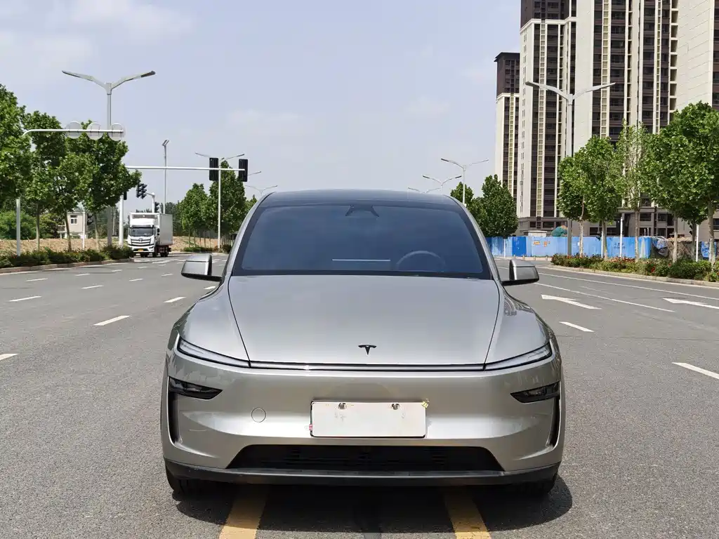 Tesla Model Y L 2025 — фото 2