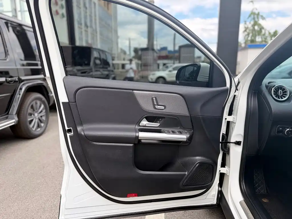 Mercedes-Benz GLA 2023 — фото 12
