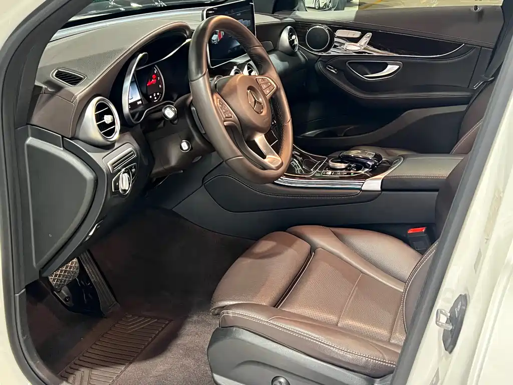 Mercedes-Benz GLC 2019 — фото 13
