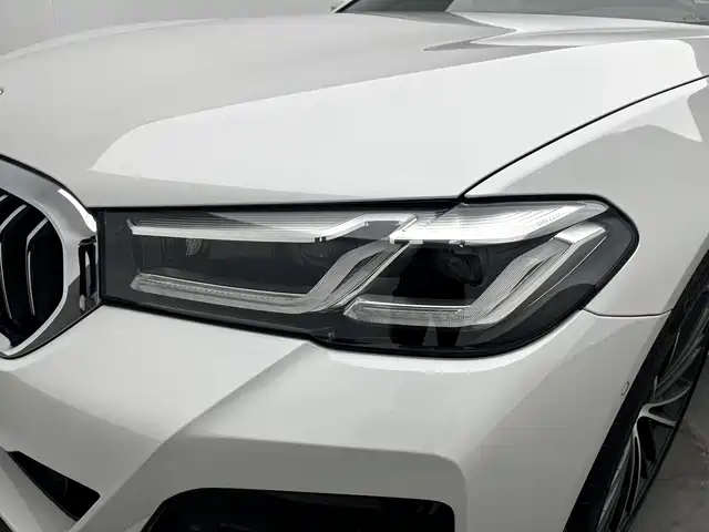 BMW 5 Series 2021 — фото 15