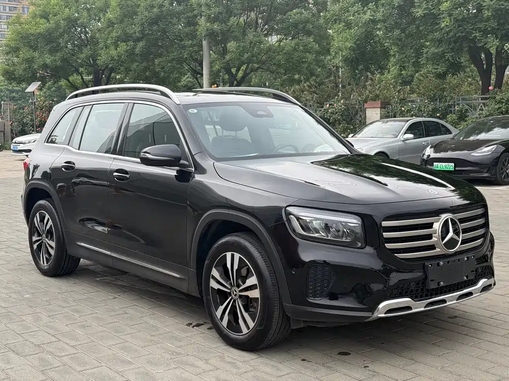 Mercedes-Benz GLB 2024