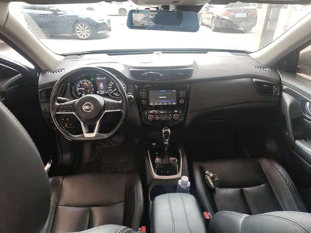 Nissan X-Trail 2017 — фото 10
