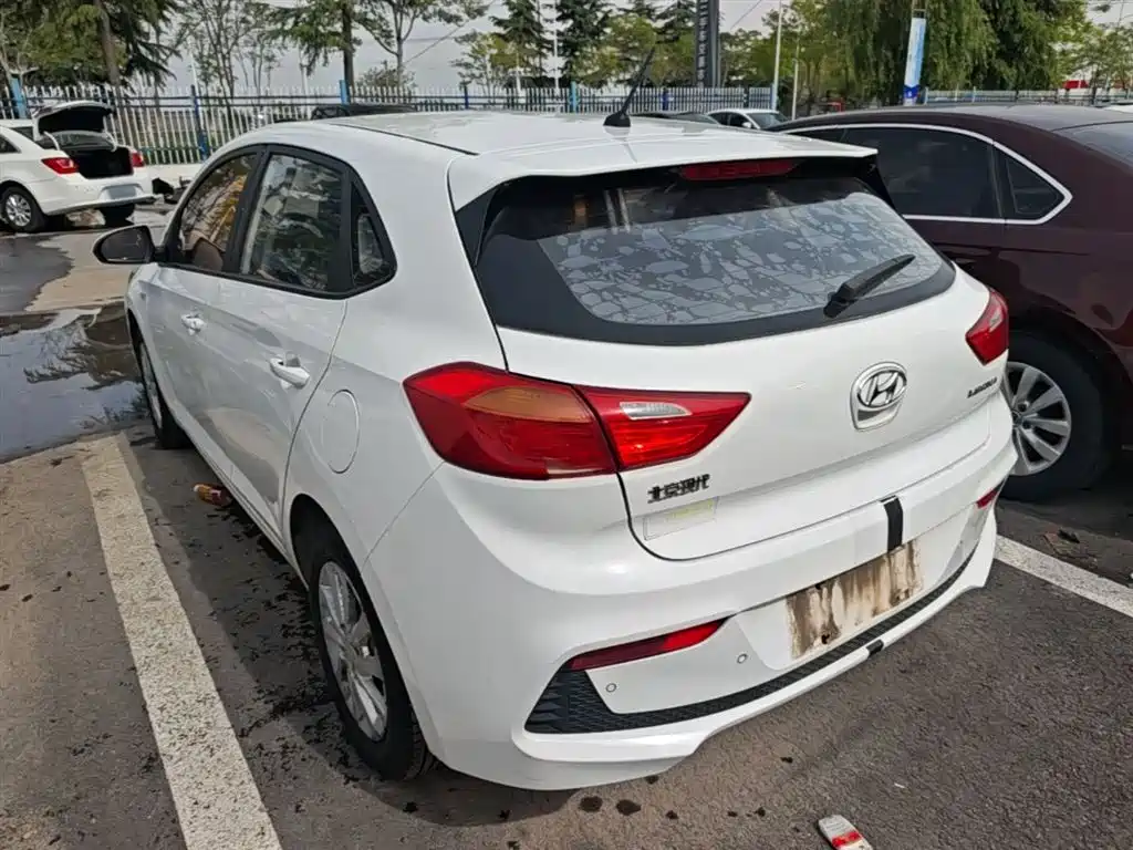 Hyundai Verna RV 2018 — фото 23