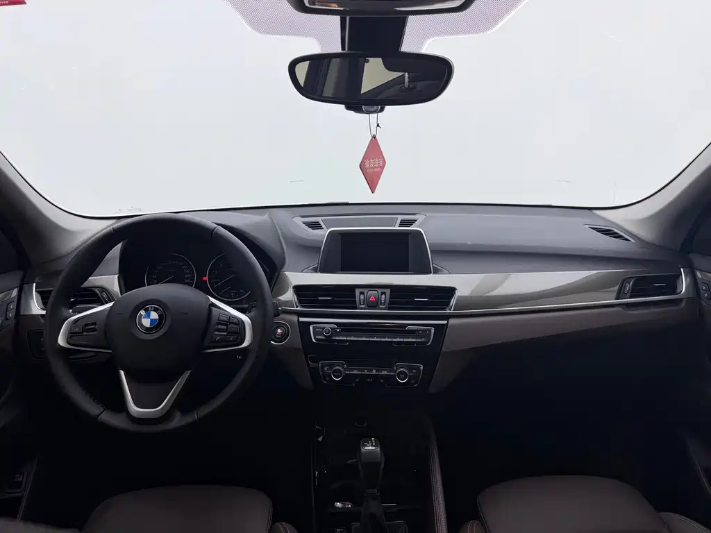 BMW X1 2017 — фото 12