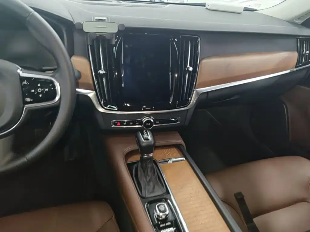 Volvo S90 2019 — фото 13