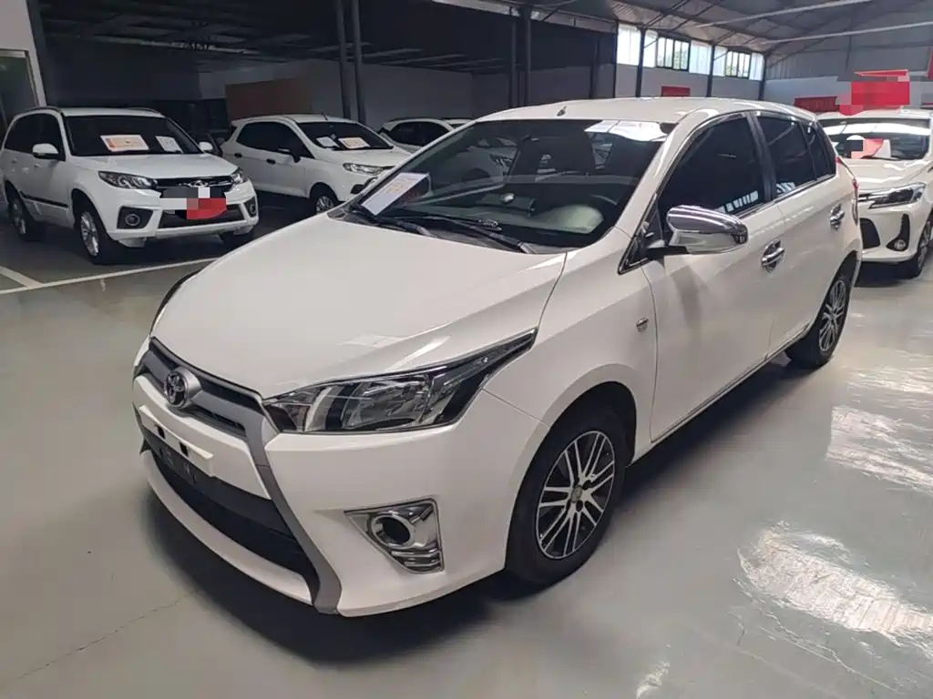 Toyota Yaris L 2015 — фото 1