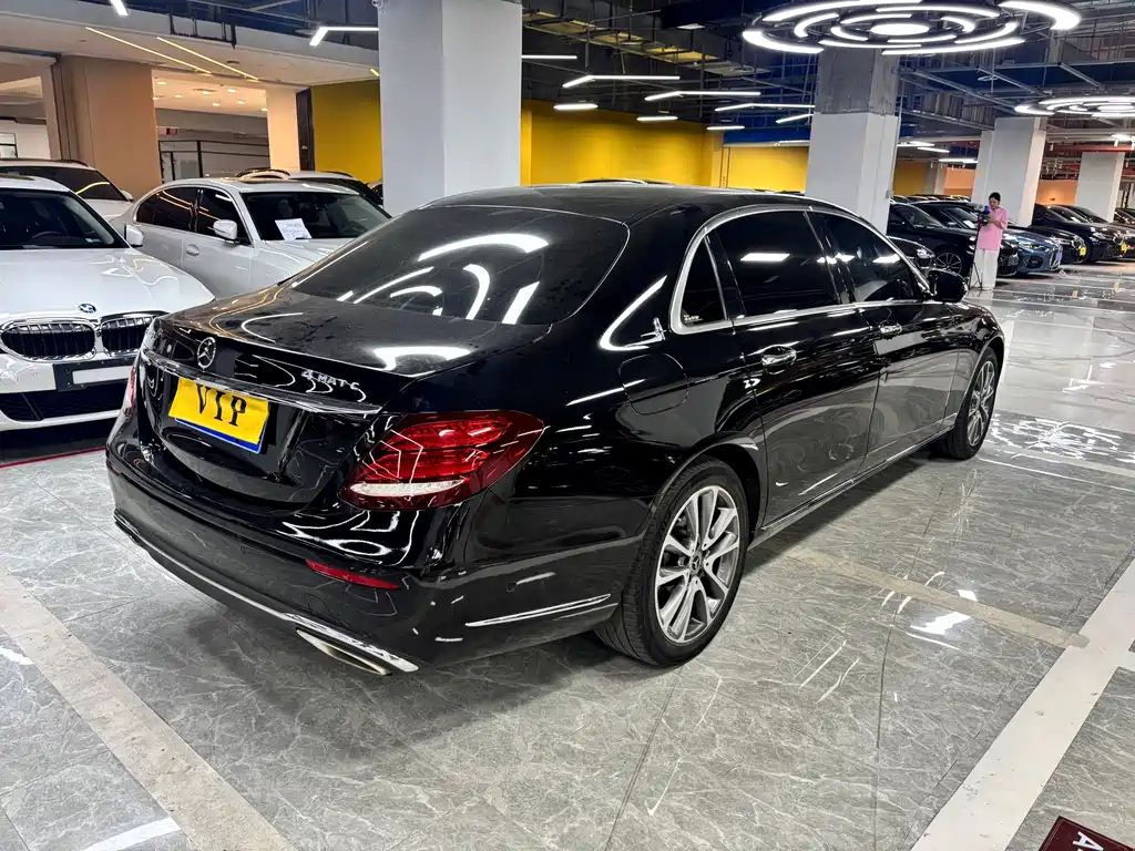 Mercedes-Benz E-Class 2019 — фото 16