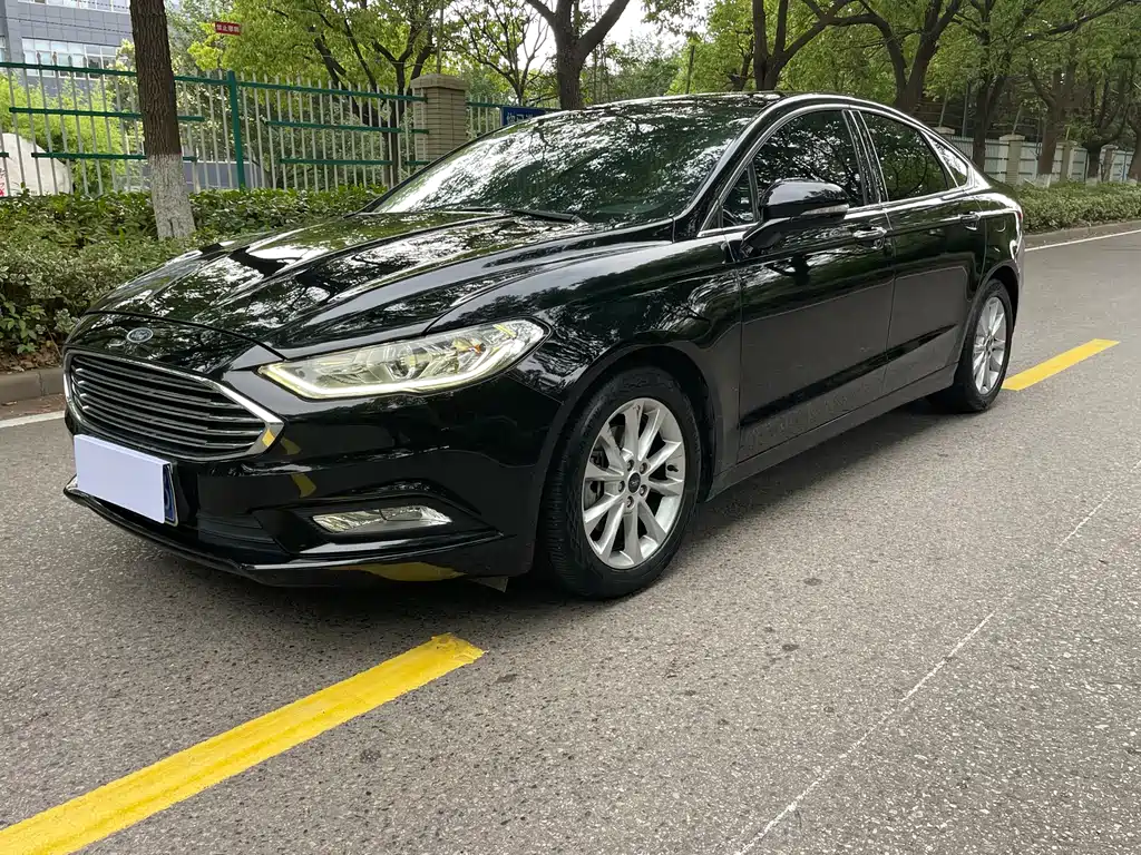 Ford Mondeo 2017 — фото 1