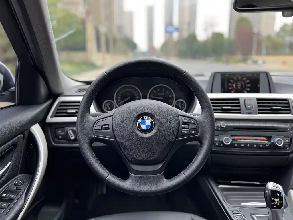 BMW 3 Series 2015 — фото 14