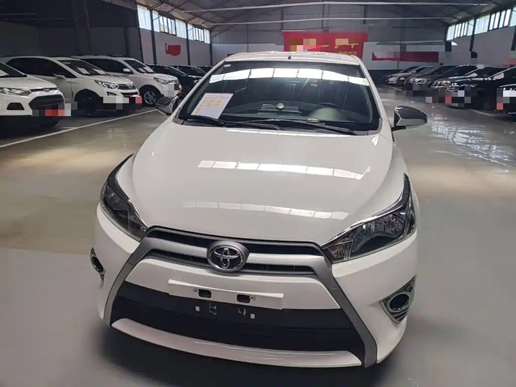 Toyota Yaris L 2015 — фото 3