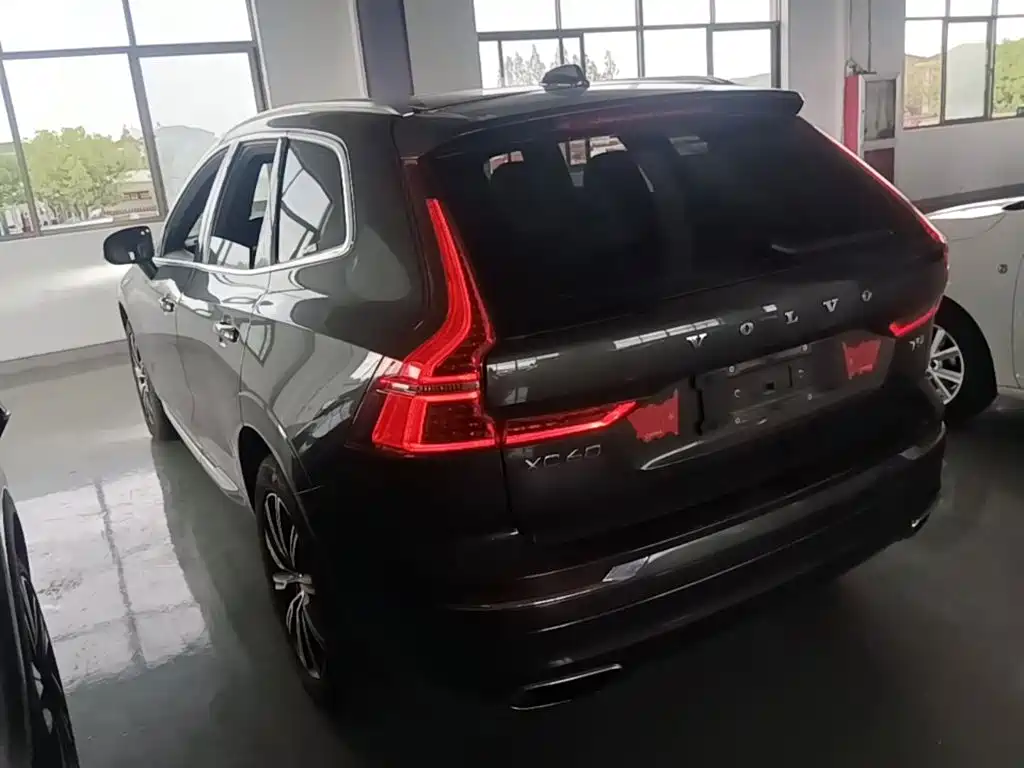 Volvo XC60 2021 — фото 5