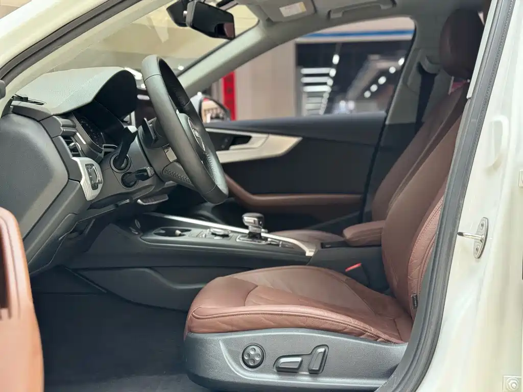 Audi A4L 2017