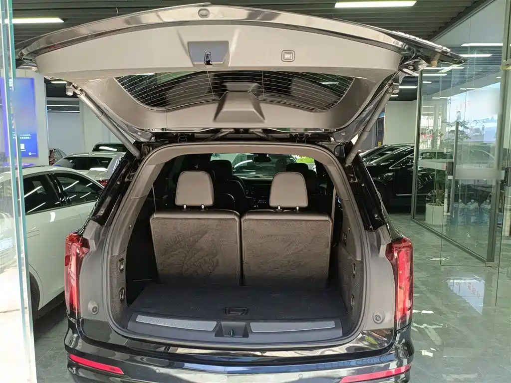 Cadillac XT6 2022 — фото 15