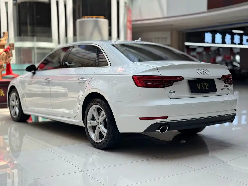 Audi A4L 2017