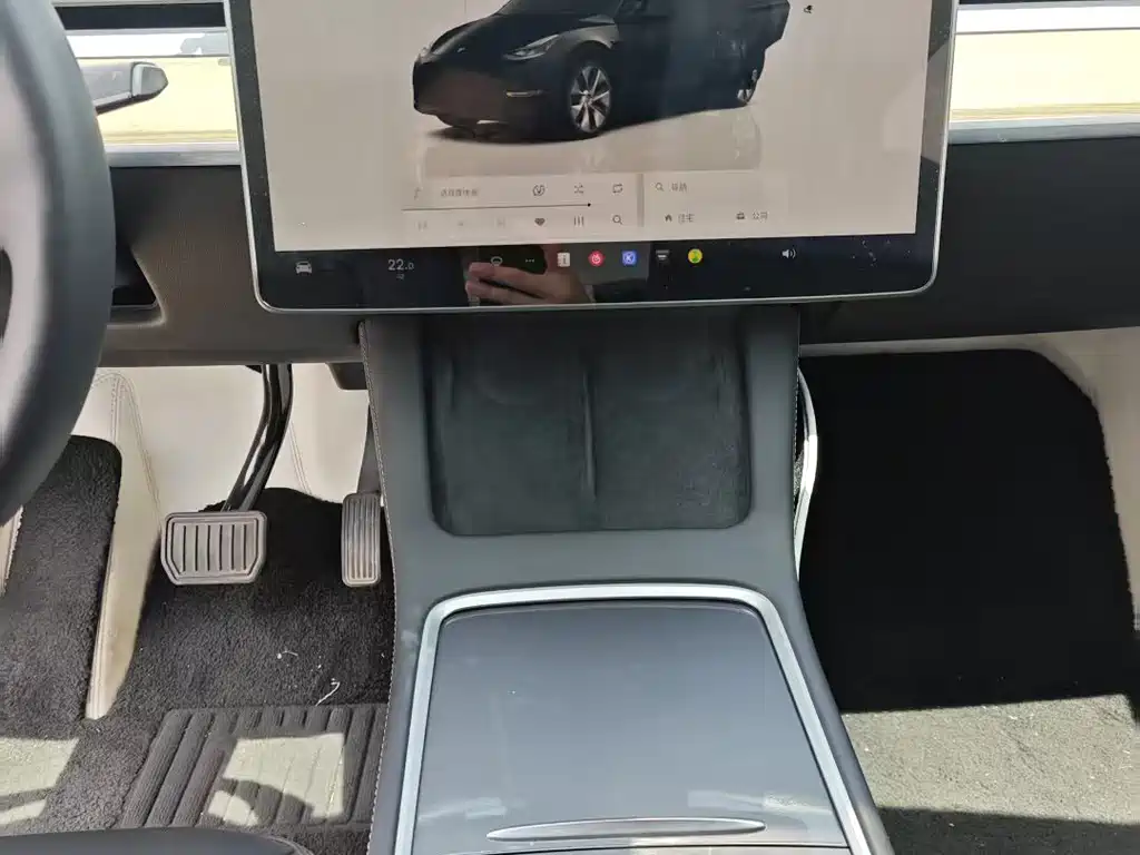 Tesla Model Y 2023 — фото 13