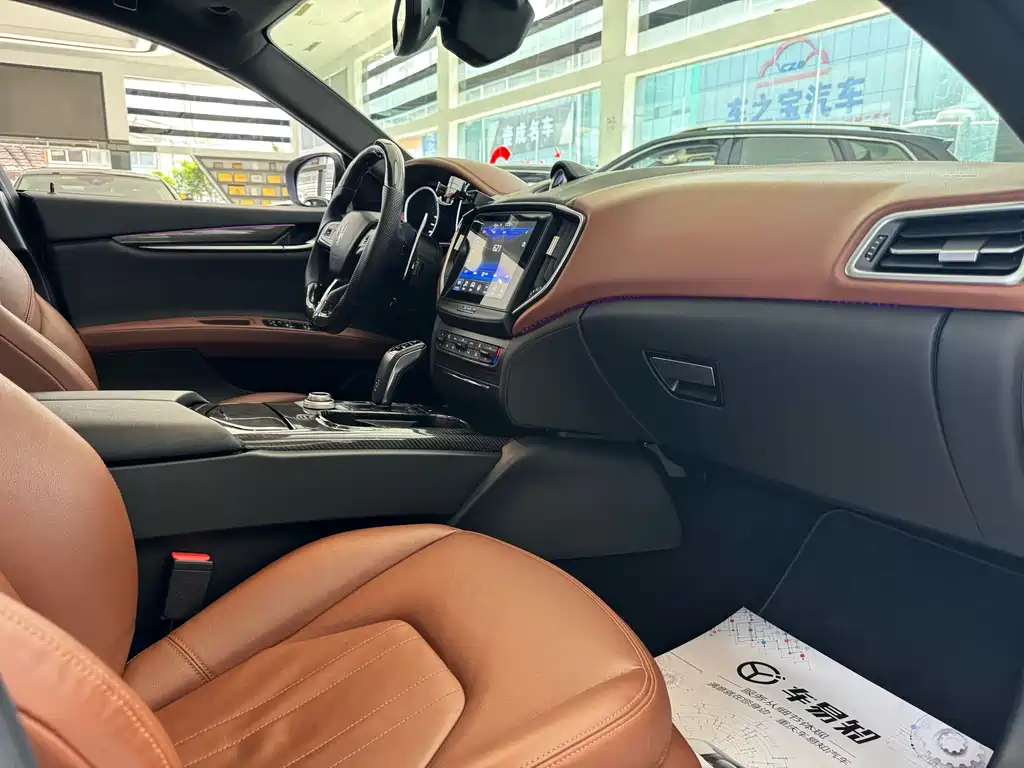 Maserati Ghibli 2019 — фото 14