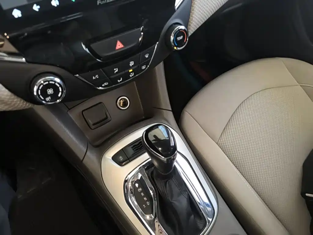 Chevrolet Cruze 2015 — фото 14