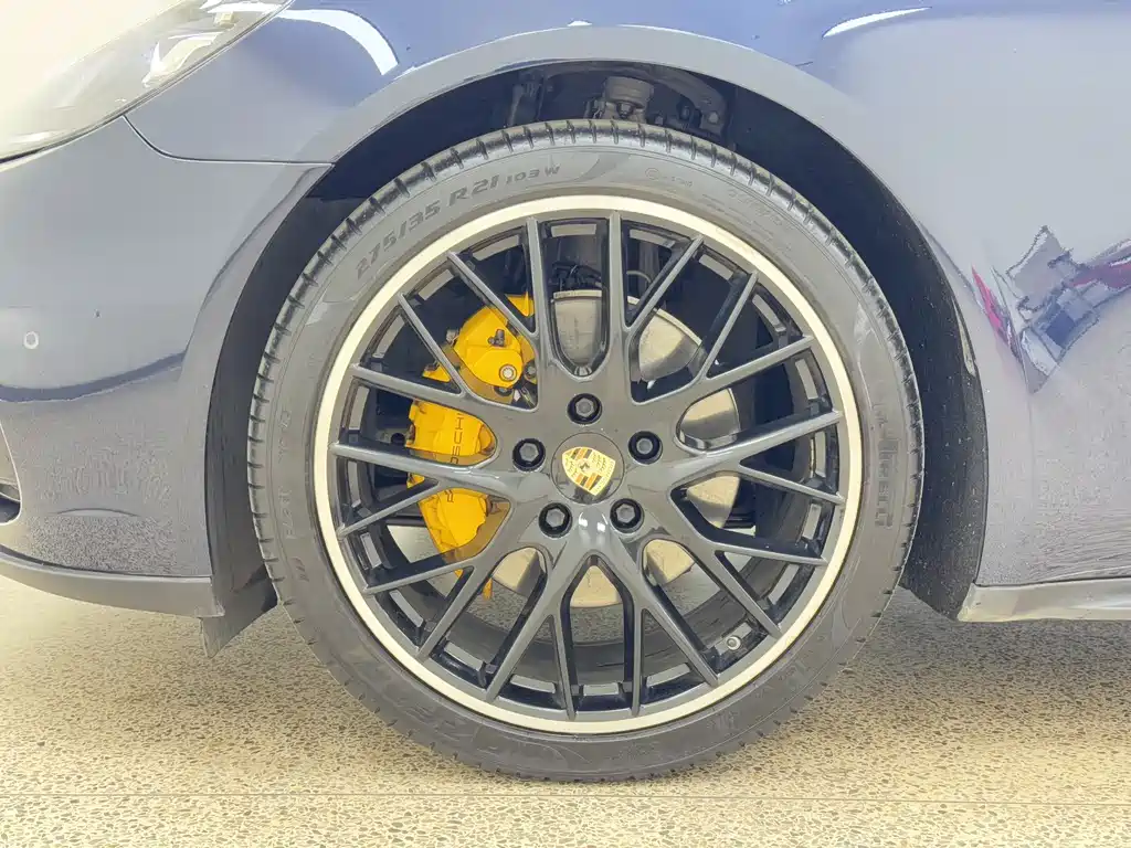 Porsche Panamera 2018 — фото 9