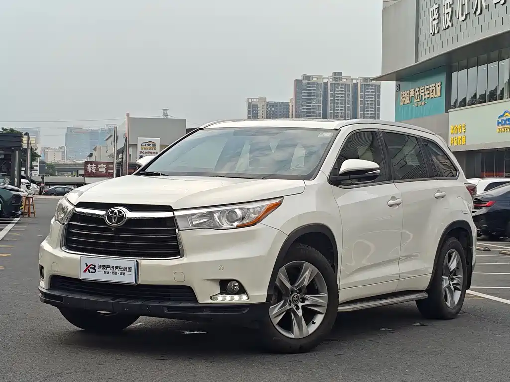 Toyota Highlander 2017 — фото 1