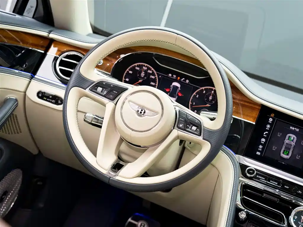 Bentley Flying Spur 2020 — фото 20