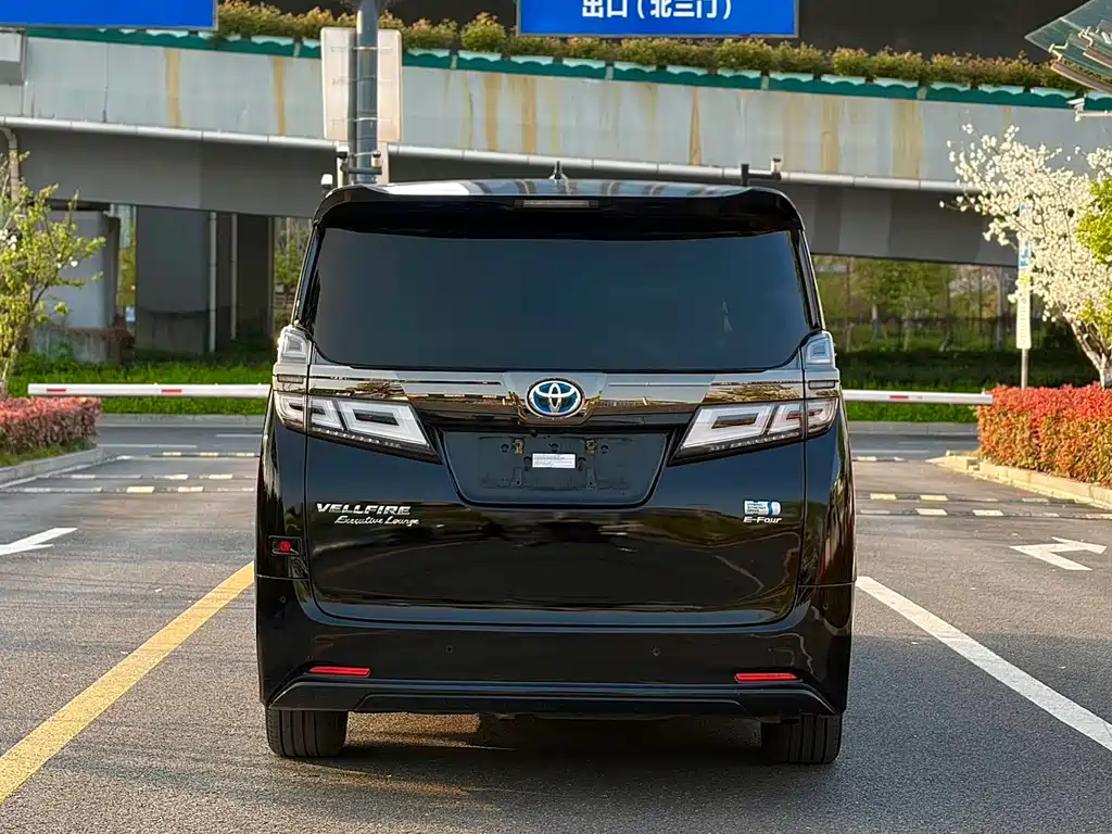 Toyota Vellfire 2021 — фото 3