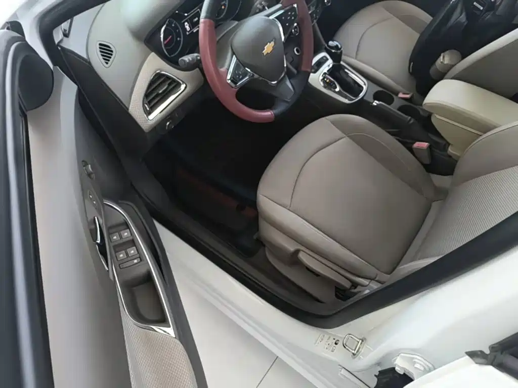 Chevrolet Cruze 2015 — фото 16