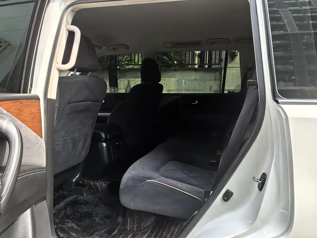 Nissan Patrol 2017 — фото 13