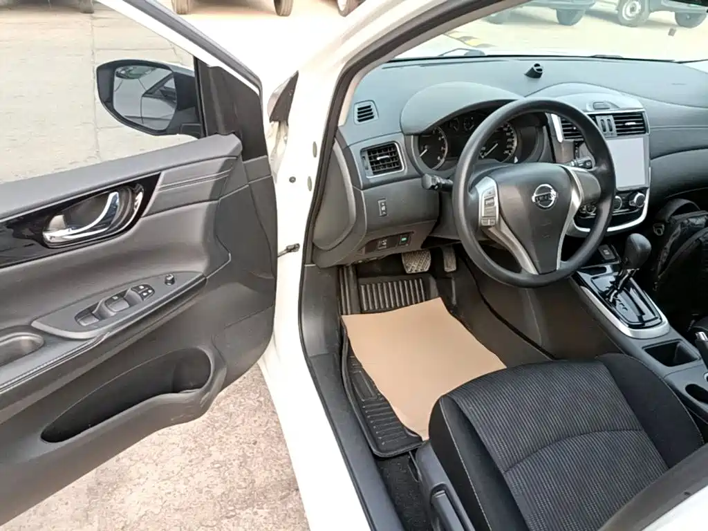 Nissan Tiida 2019 — фото 16