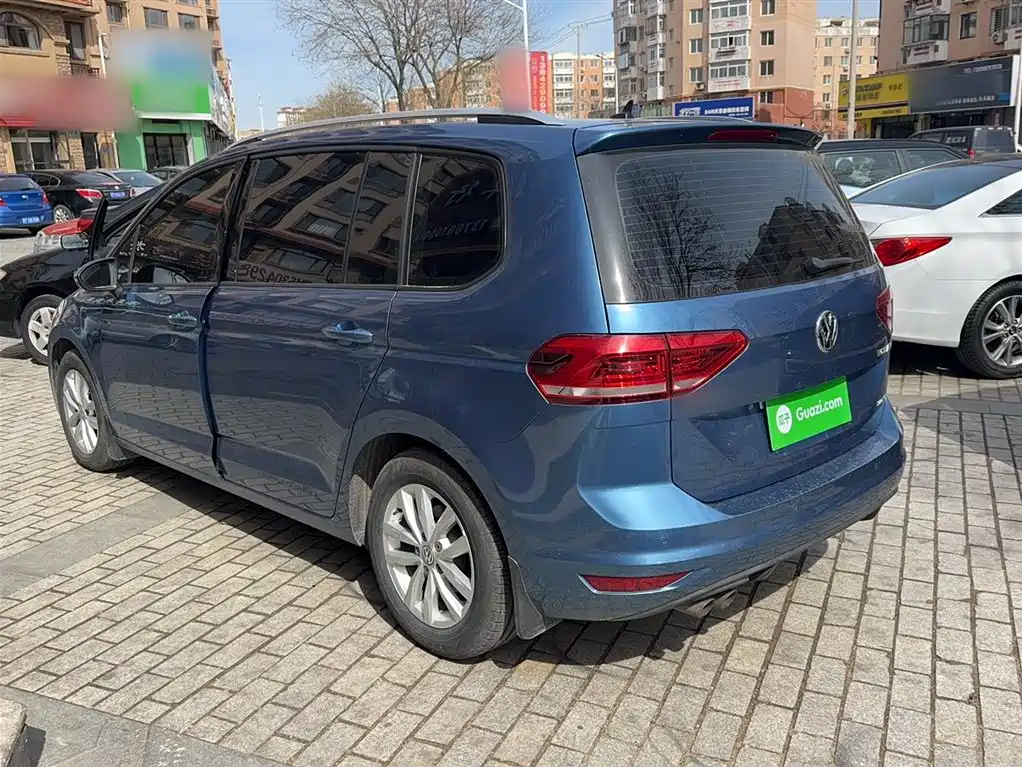 Volkswagen Touran 2018 — фото 14