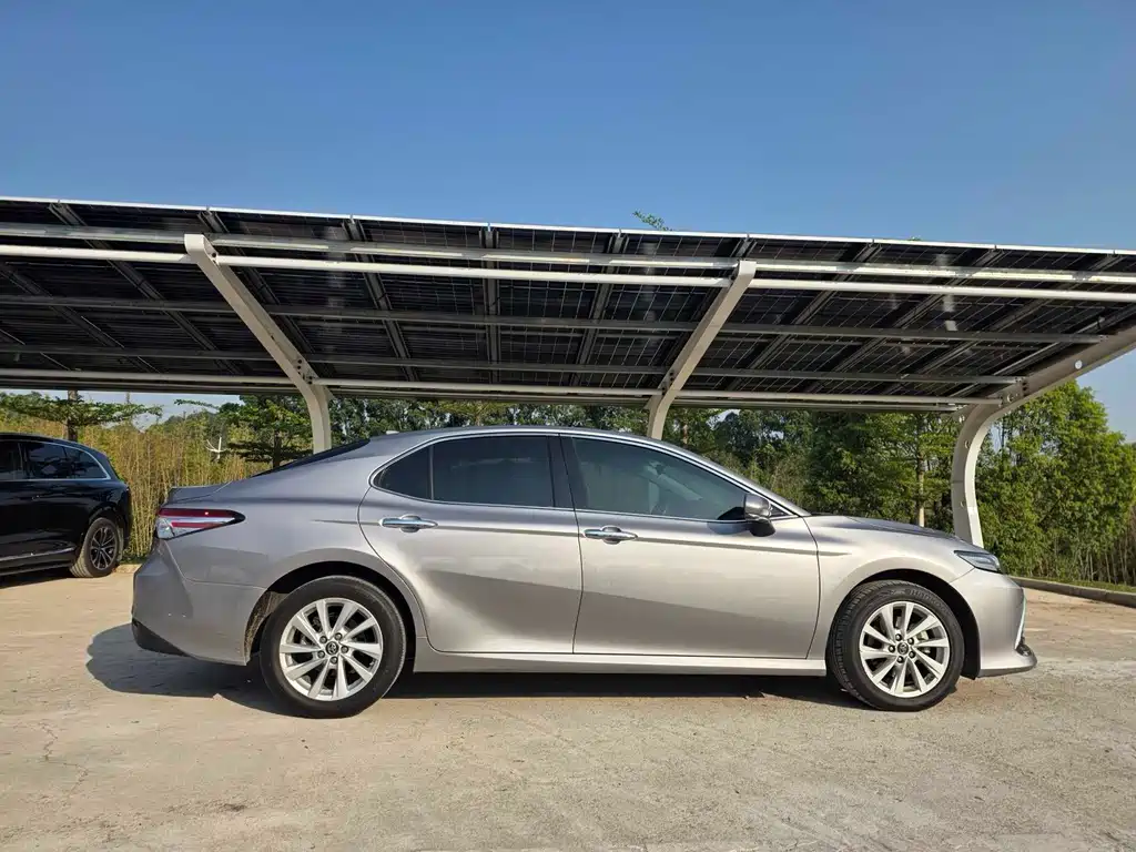Toyota Camry 2022 — фото 18