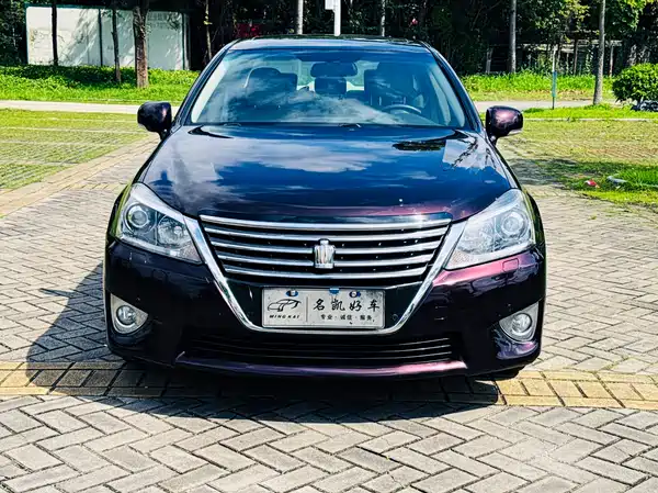 Toyota Crown 2012