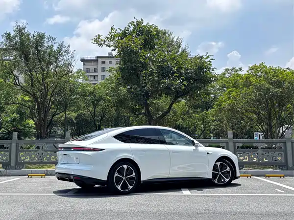 NIO ET5 2025