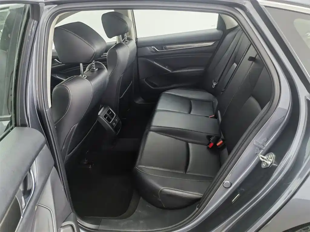 Honda Accord 2022 — фото 15